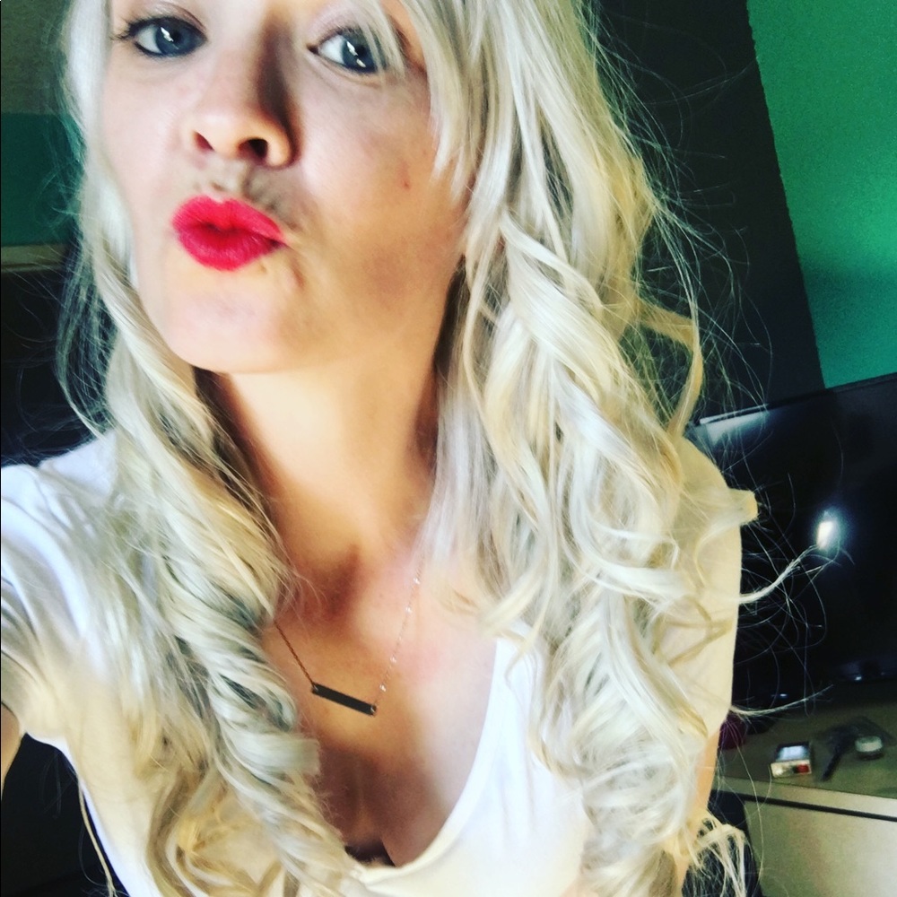 Meet your Posher, Adrianna